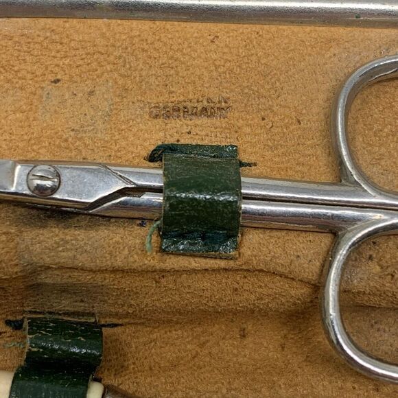 Vintage Germany Miniature Nail Dressing Set Kit Leather Kisslock Case **READ** - Picture 2 of 6